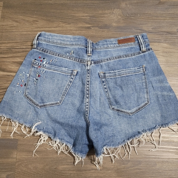 Blank NYC Pin-Up High Rise Floral Denim Size 26 Short Blue Jean Embroidered - Picture 3 of 8